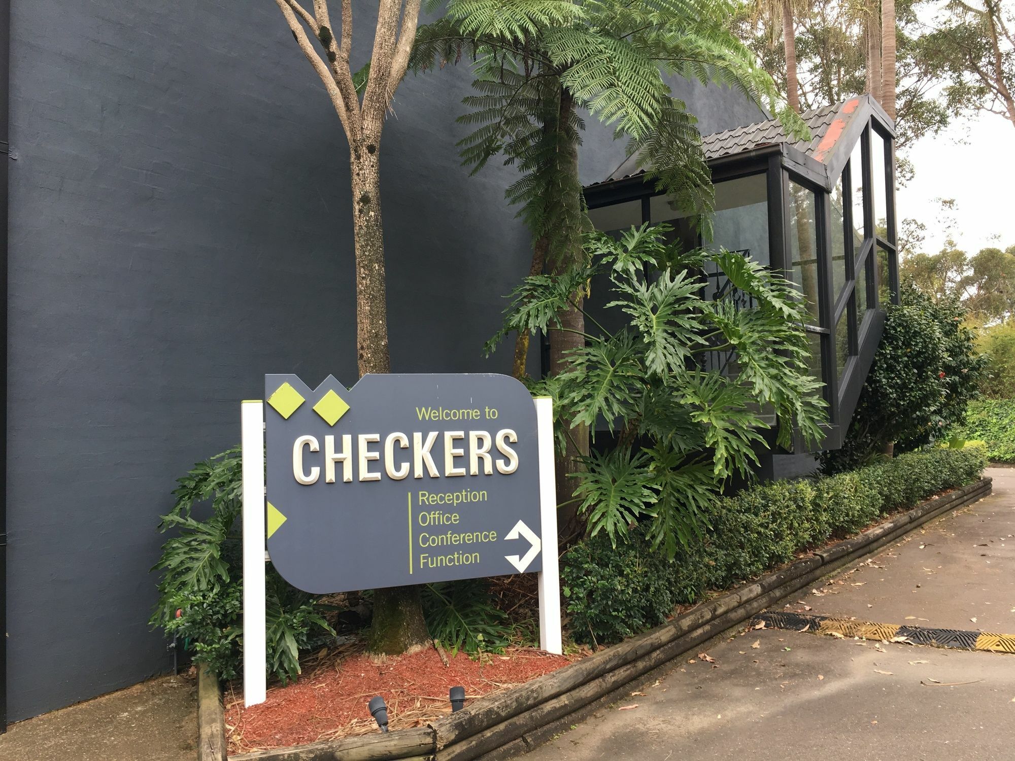 Checkers Resort Terrey Hills Exterior foto